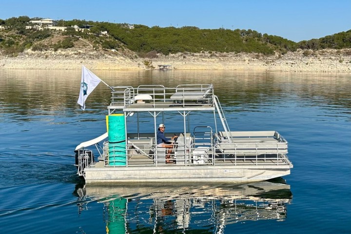 a small boat in a body of water