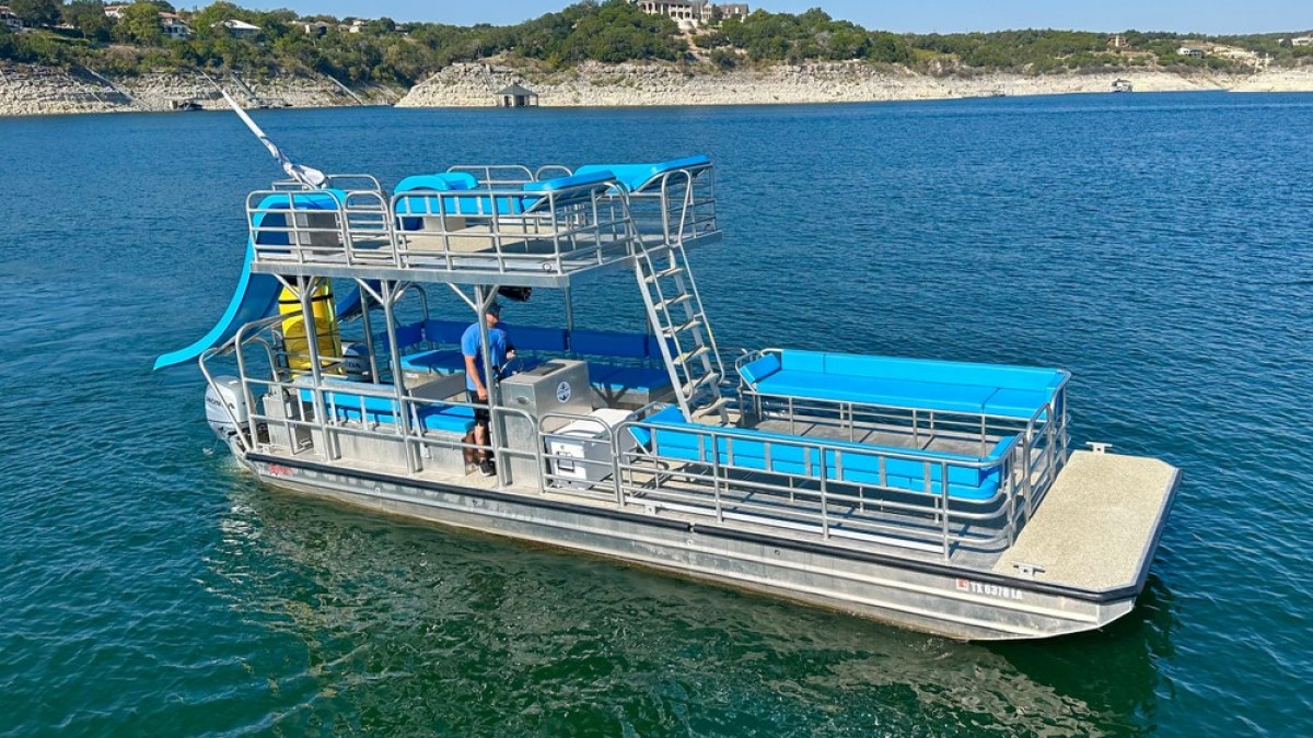 a small boat in a body of water