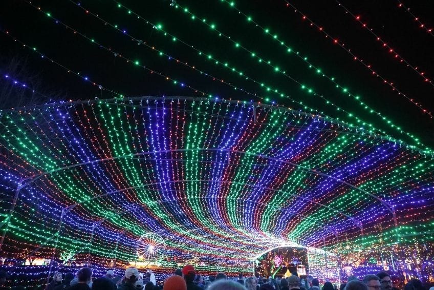 atxpartyboats-99001-holidays-festive-activities-blogbanner1 a close up of a light